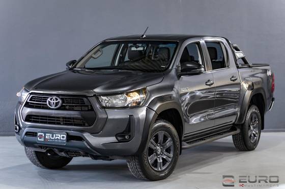 TOYOTA HILUX 2.8 D-4D TURBO DIESEL CD SR 4X4 AUTOMÁTICO